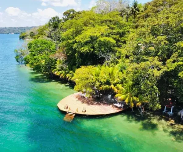 Peten Itzá_Monkey-Beach-Peten-2
